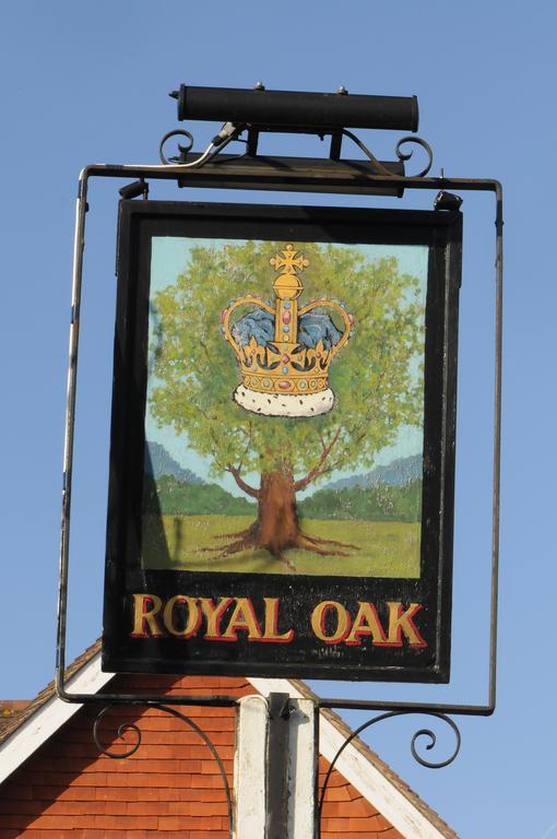 Royal Oak Hotel ฮอว์กเฮิสต์ ภายนอก รูปภาพ